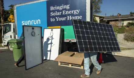 How Many Solar Panel Companies are There in the US